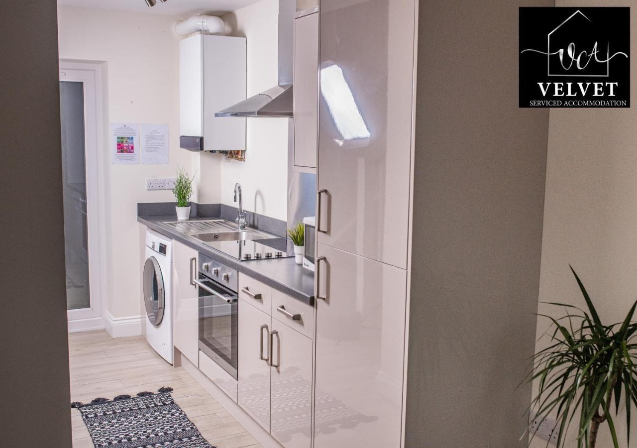 1 Bed House At Velvet Serviced With Free Parking & Wifi - Sa1 Guest house Swansea