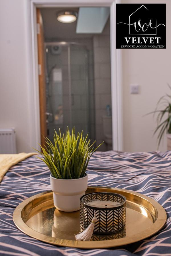 1 Bed House At Velvet Serviced With Free Parking & Wifi - Sa1